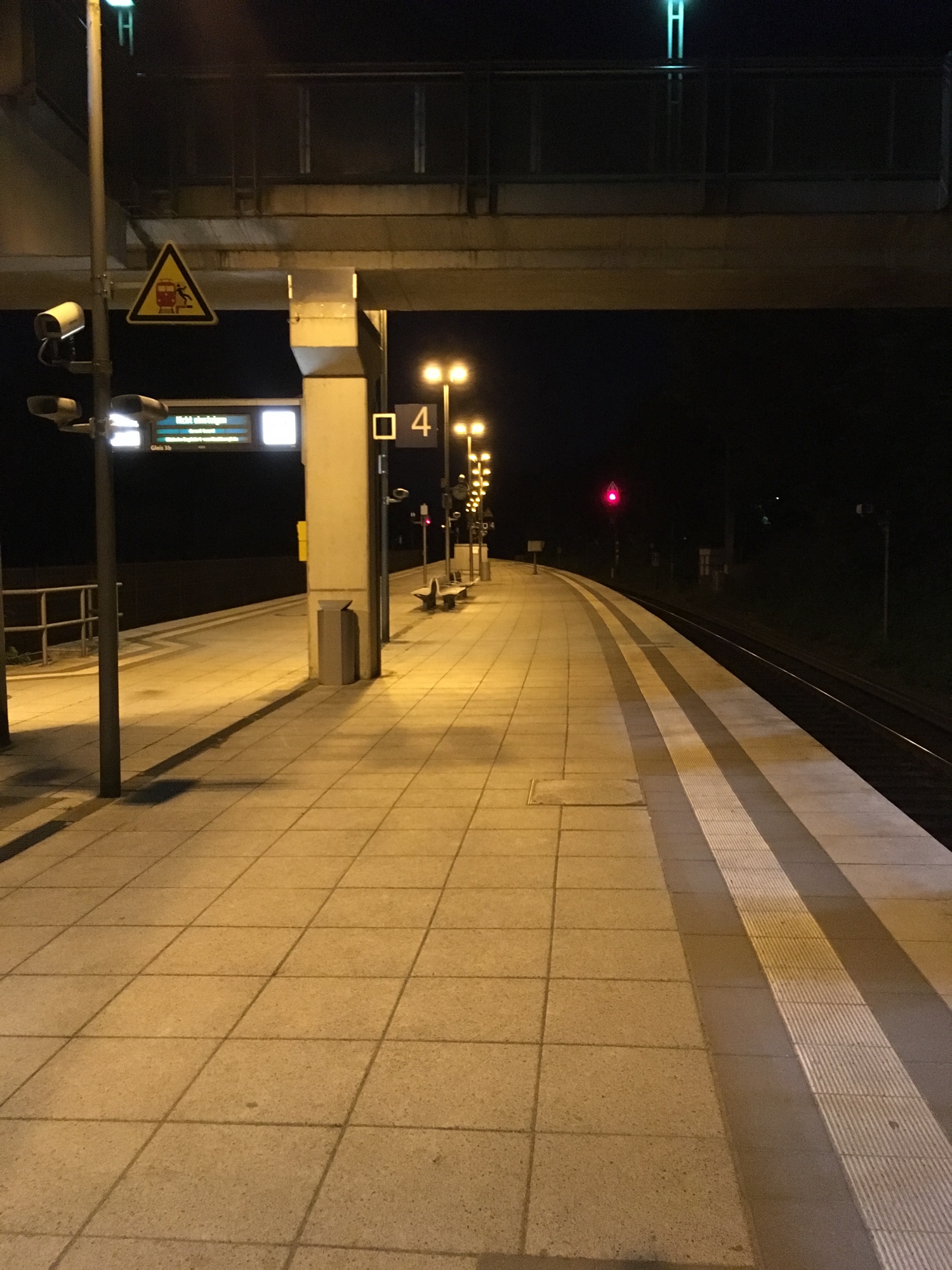 Bahnhof Aumühle im Dunkeln